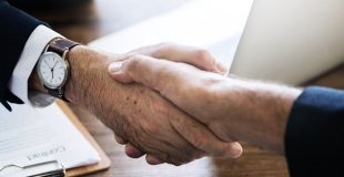 Rachat de crédit qui accepte facilement : comment le trouver ?