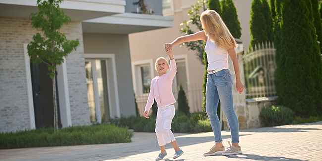 Parent solo (père ou mère) : peut-on contracter un crédit immobilier ?