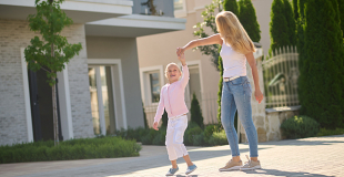 Parent solo (père ou mère) : peut-on contracter un crédit immobilier ?
